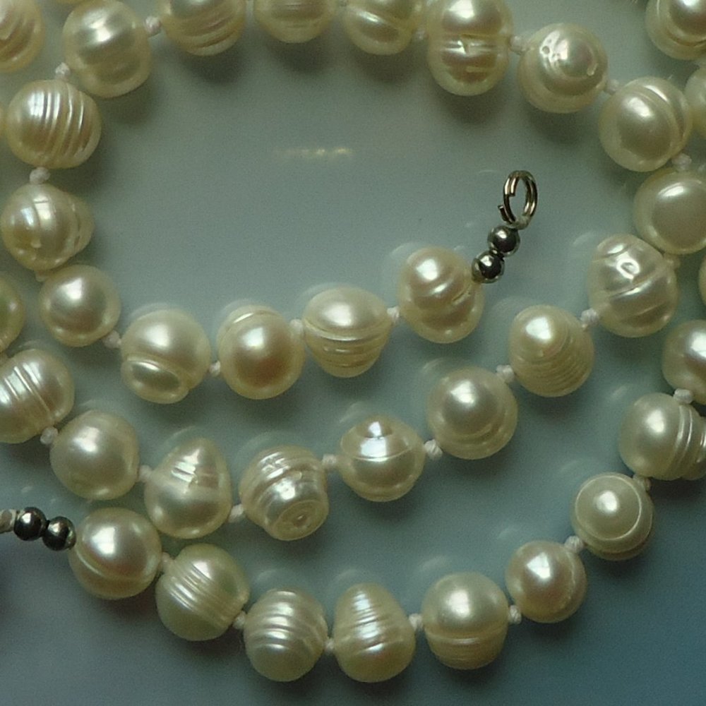 Genuine pearl beaded individually knotted necklace. - Picture 3 of 11